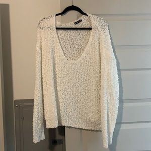 White long sleeve oversized sweater